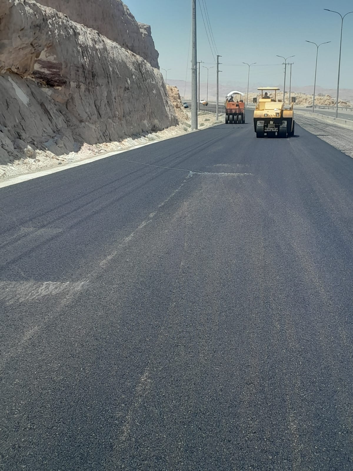 الأشغال تنهي تعبيد طريق النقب- دبة حانوت خلال ثُلث مدة العطاء