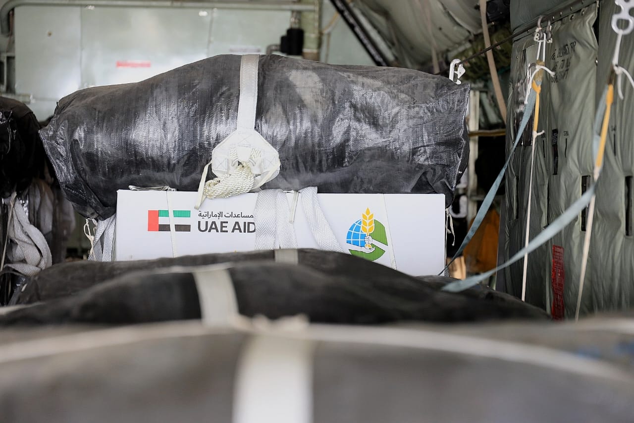 القوات المسلحة تنفذ إنزالات جوية جديدة على قطاع غزة