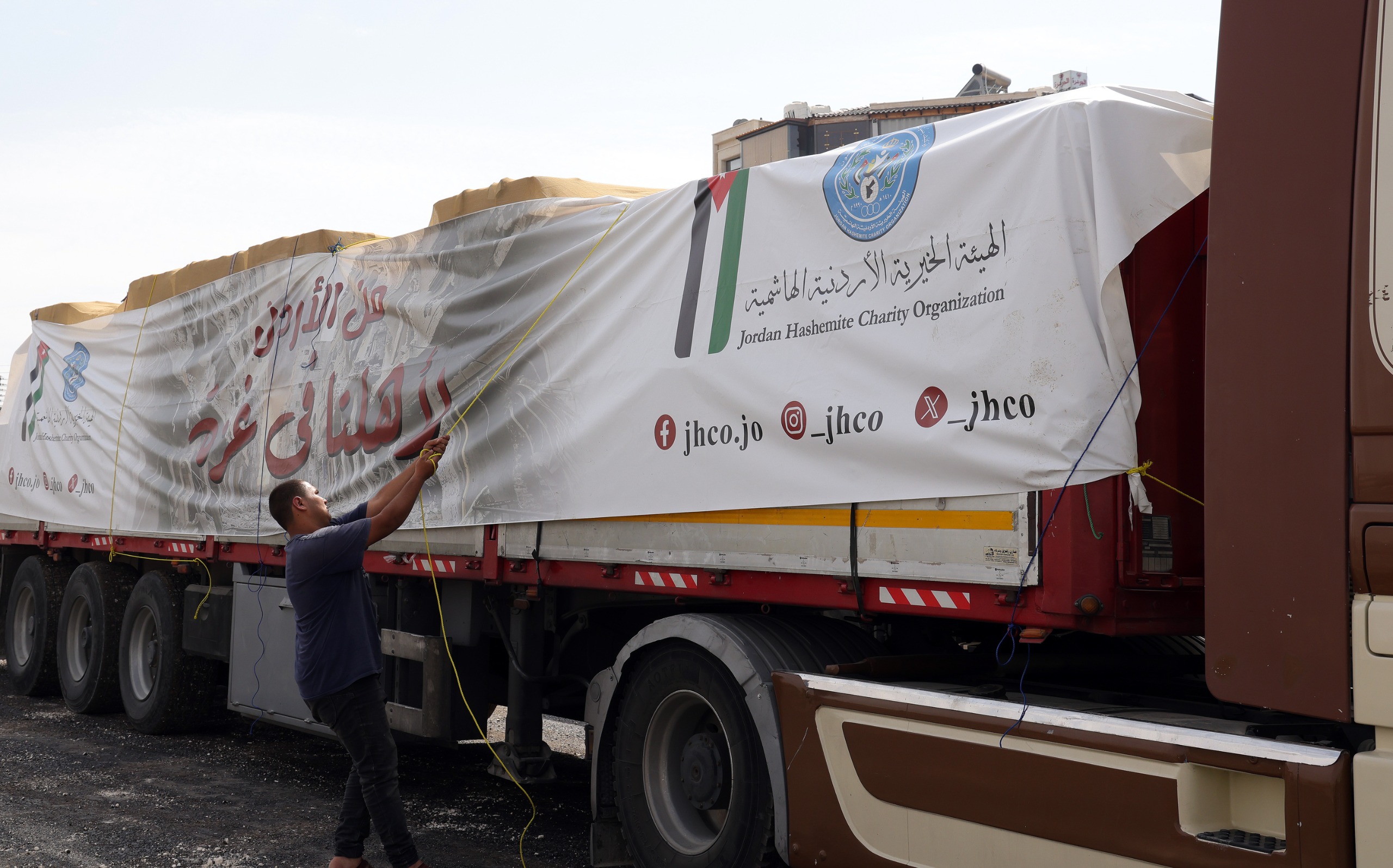 مهرجان الأردن العالمي للطعام يسير قافلة مساعدات ثالثة لقطاع غزة