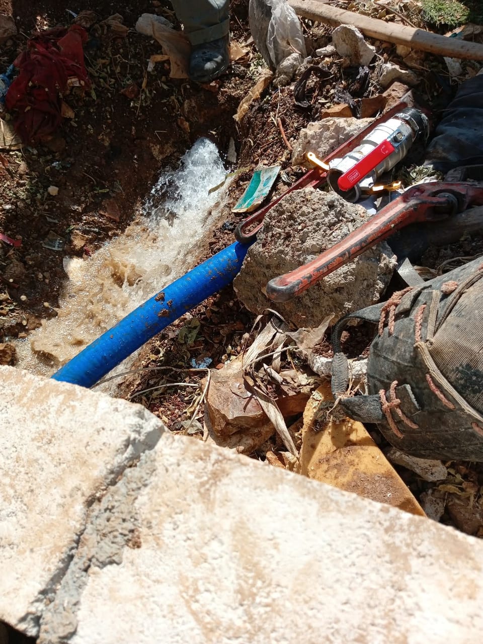 ضبط اعتداء على خط ناقل للمياه في محافظة اربد