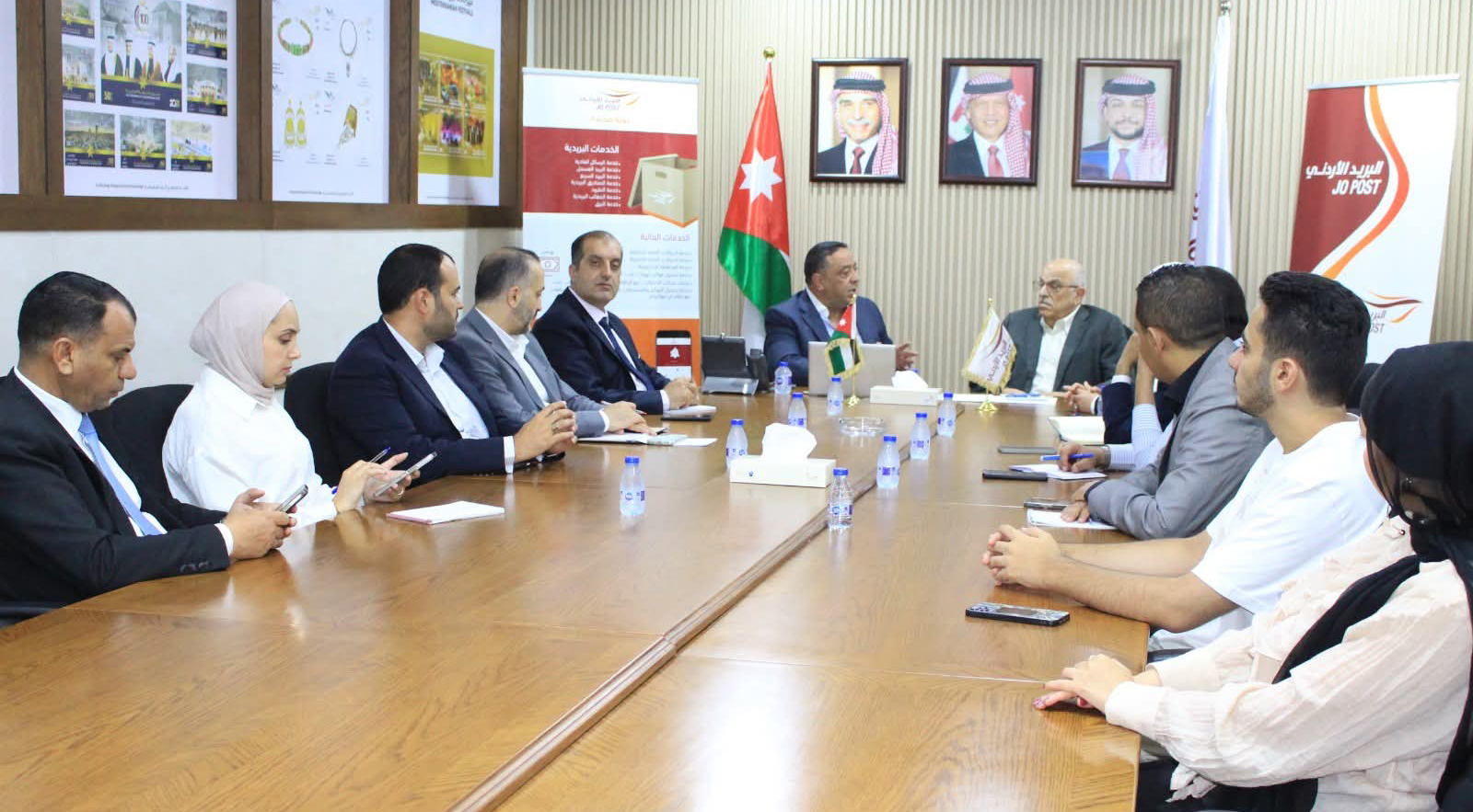 رئيس لجنة مالية الأعيان يزور البريد الأردني