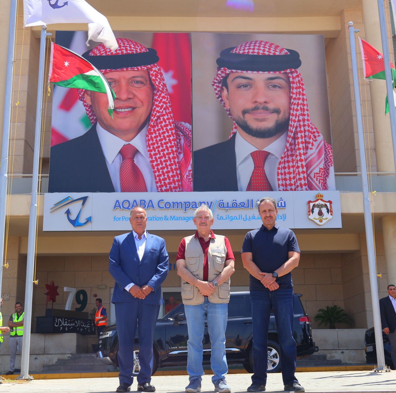 رئيس منطقة العقبة يطلع على خطط تطوير الميناء