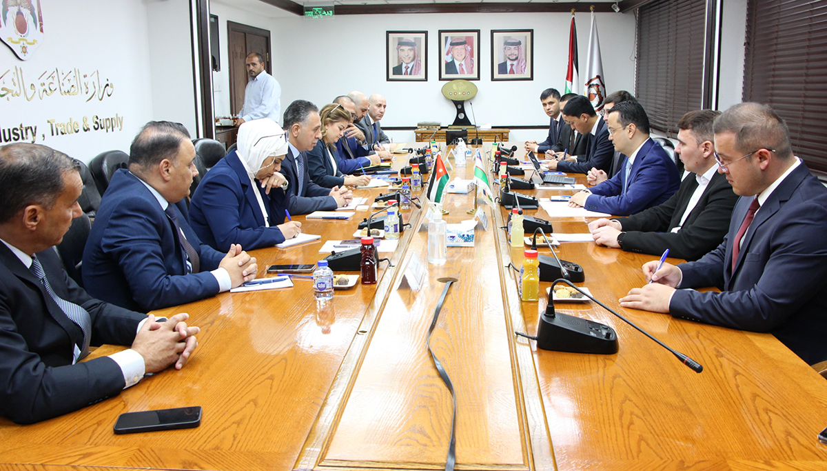 بحث تعزيز التعاون بين الأردن وأوزبكستان