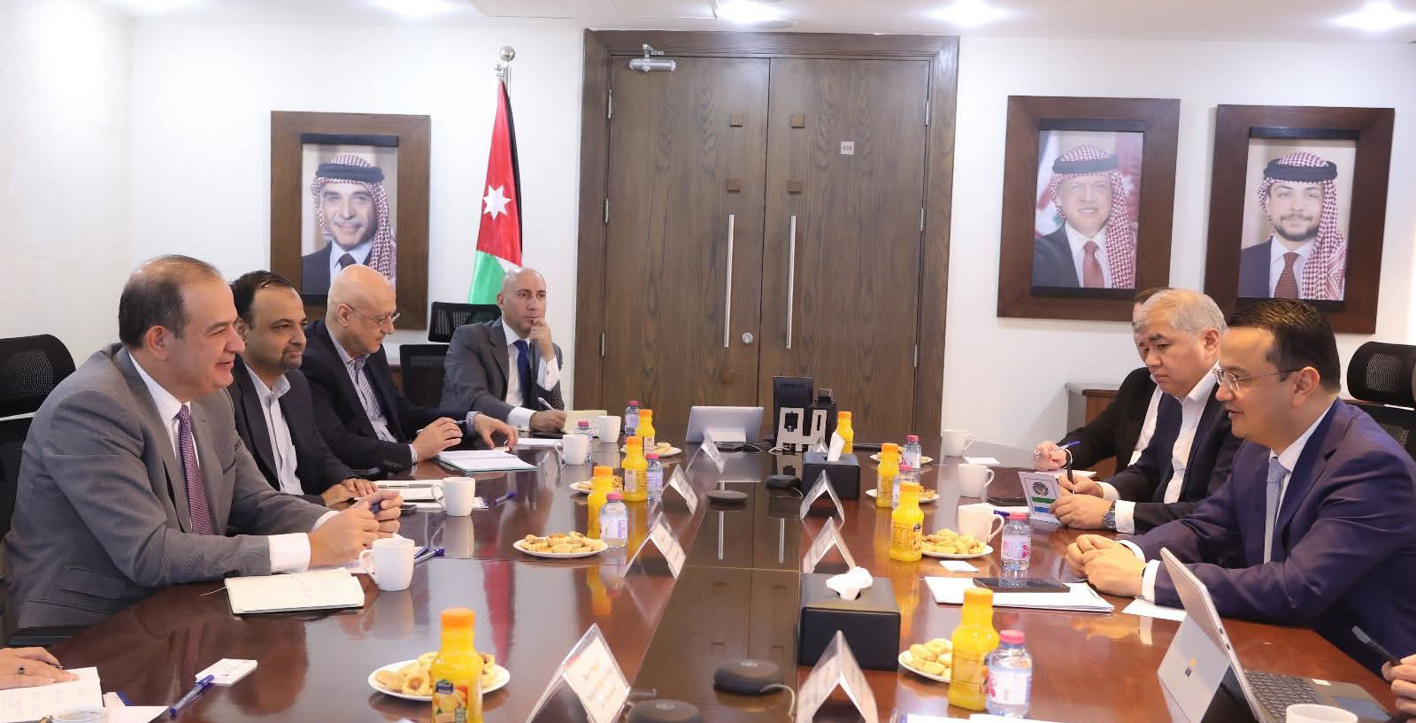وفد أوزبكي يطّلع على تجربة الأردن في التحول الرقمي ويبحث تعزيز التعاون