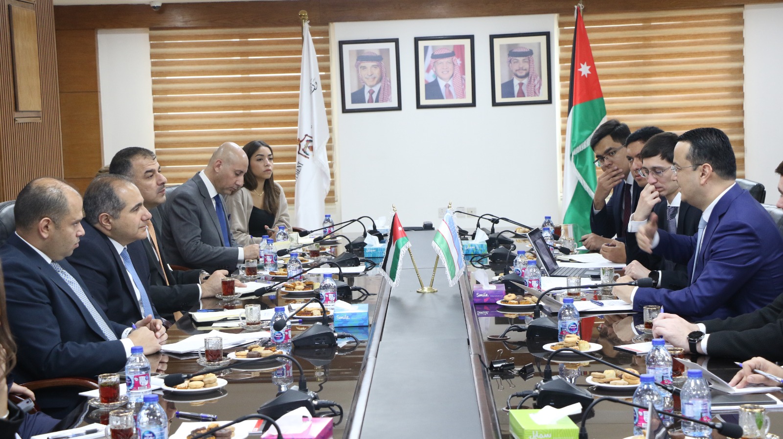 وزير الاستثمار يبحث مع وفد وزاري أوزبكي توسيع آفاق التعاون الاقتصادي