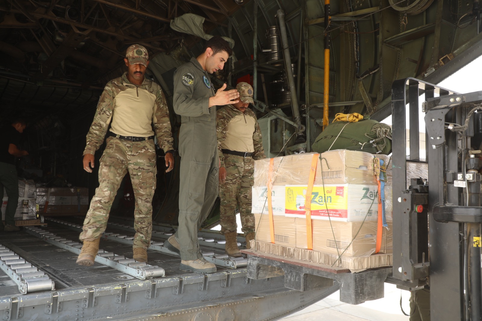 الأردن يواصل إرسال المساعدات إلى غزة عبر إنزالات جوية جديدة
