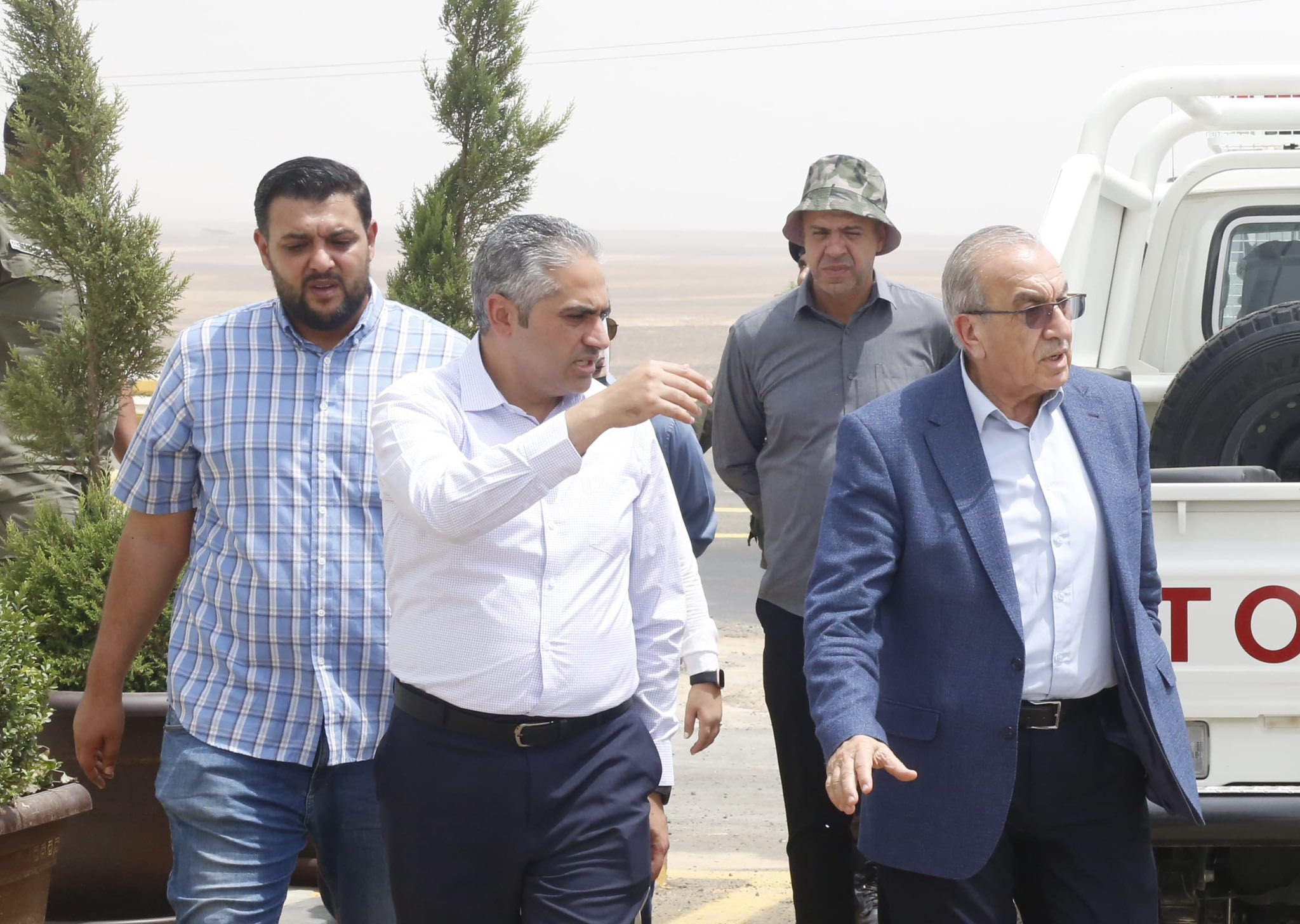 أبو السمن يتفقد مشروعي طريق الموقر-الأزرق والاستاد الرياضي الجديد