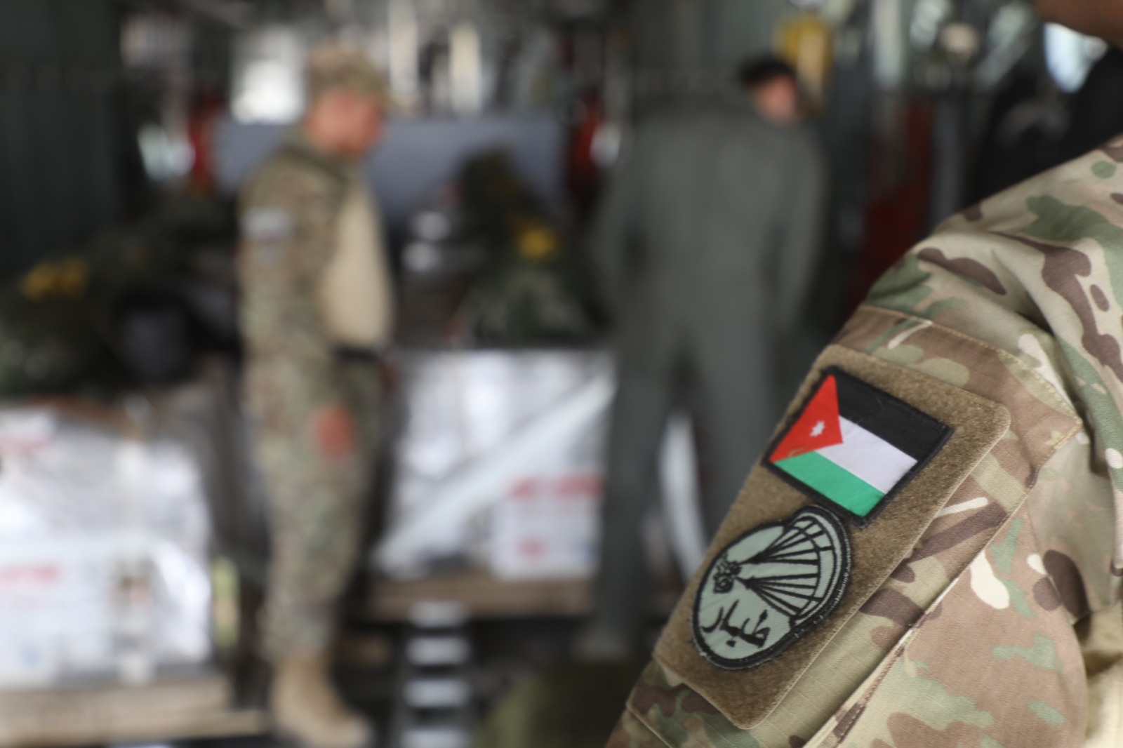 الأردن يواصل إرسال المساعدات إلى غزة عبر إنزالات جوية جديدة