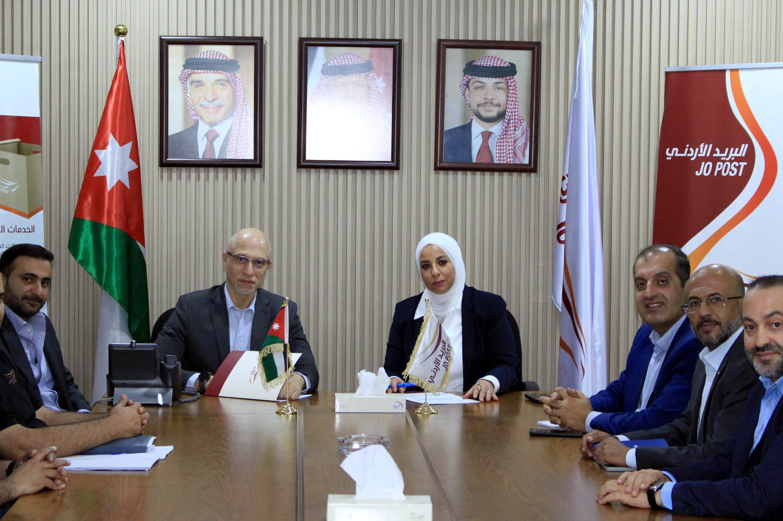 اتفاقية تعاون بين البريد الأردني والأردنية لحلول التعليم الإلكتروني