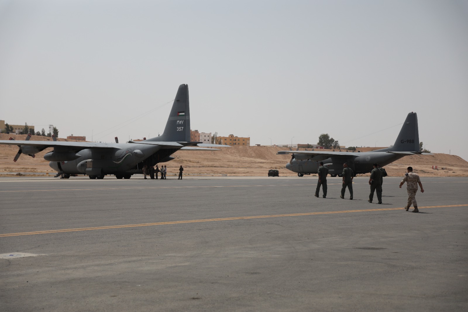 الأردن يواصل إيصال المساعدات إلى غزة عبر إنزالات جوية جديدة