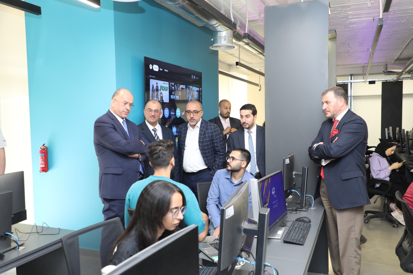 رئيس هيئة الاعتماد يشارك باجتماع برنامج School 42