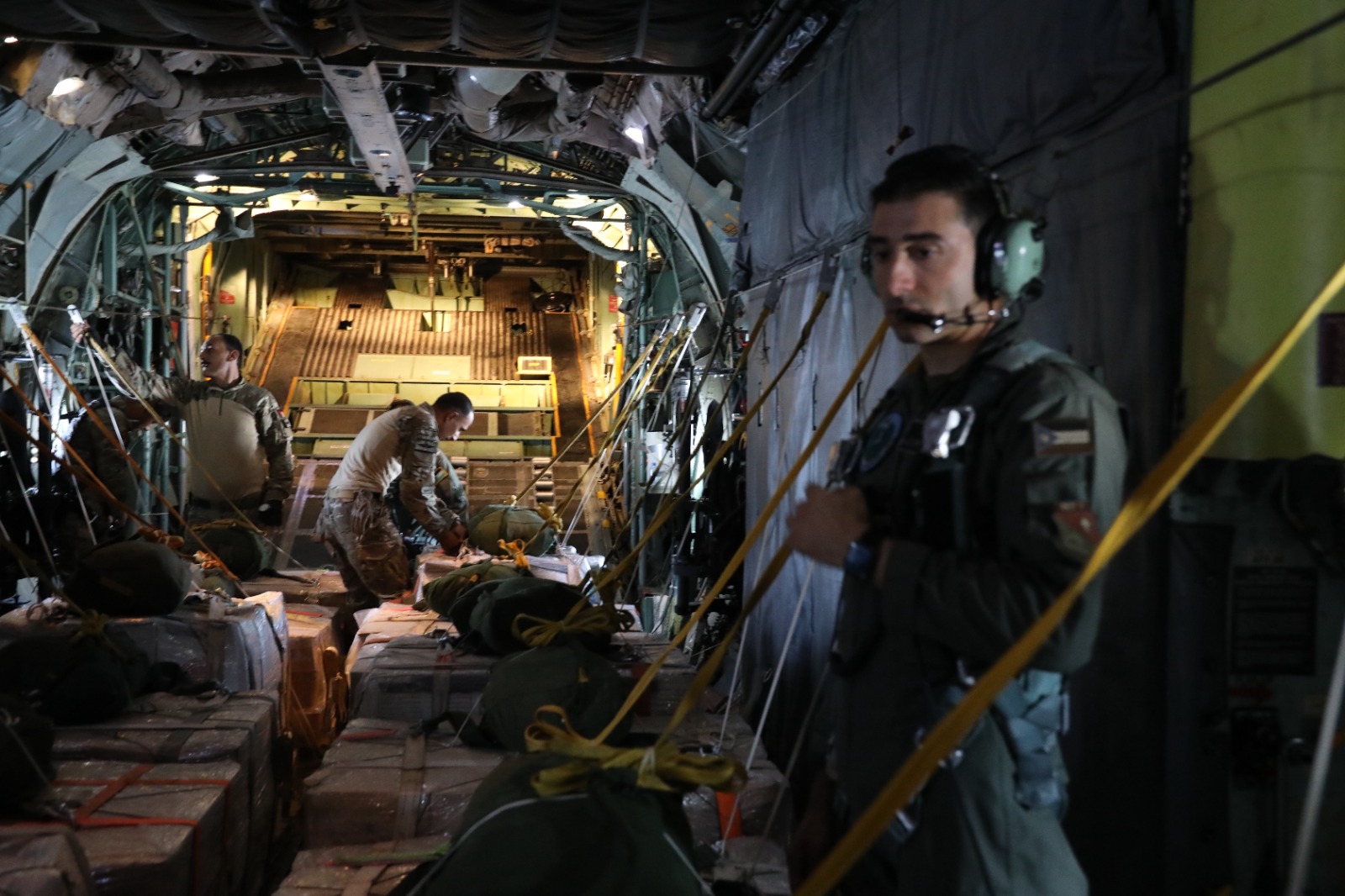 الأردن يواصل إيصال المساعدات إلى غزة عبر إنزالات جوية جديدة