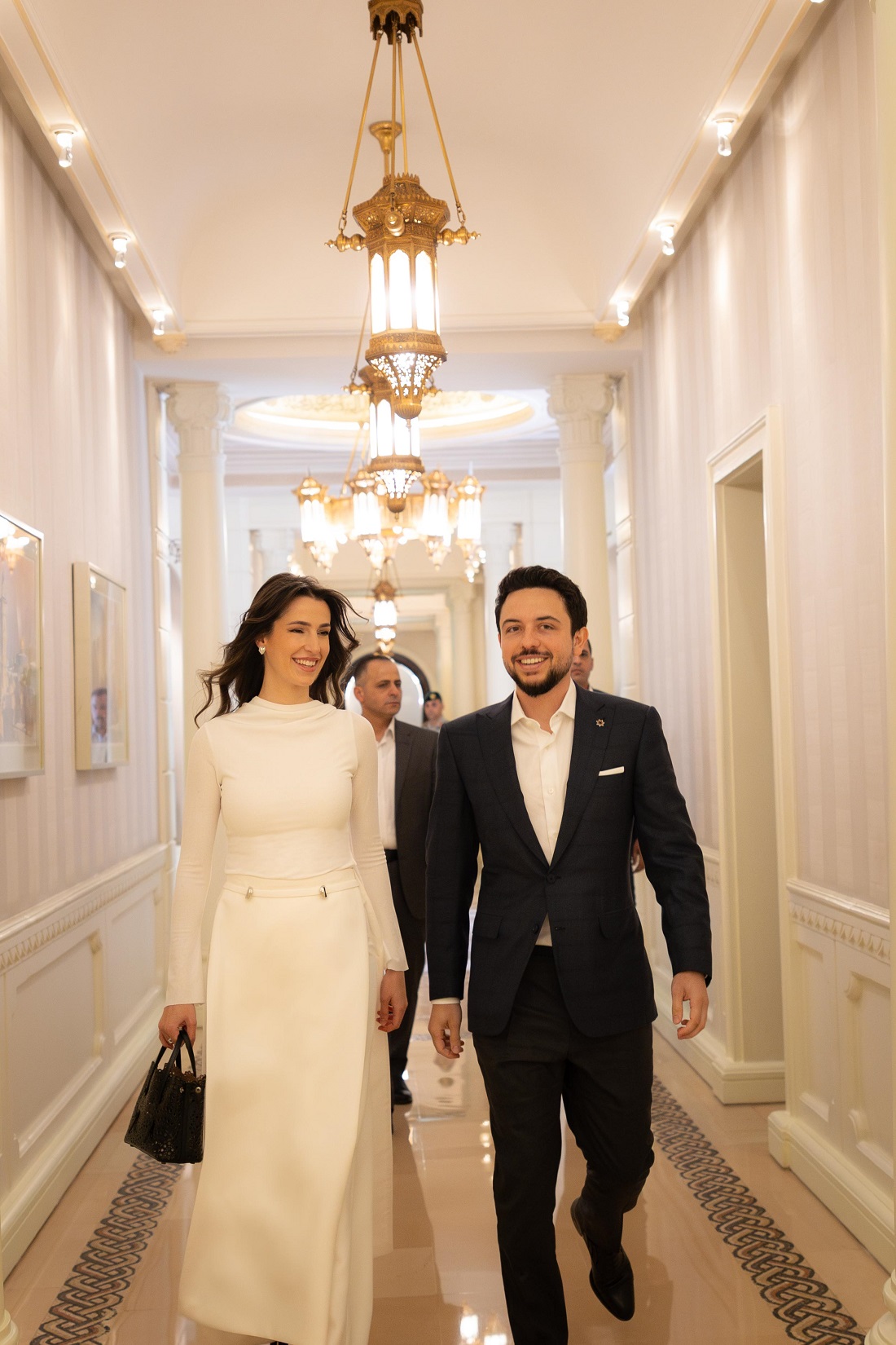 الأمير الحسين يستقبل أوائل الثانوية في قصر بسمان