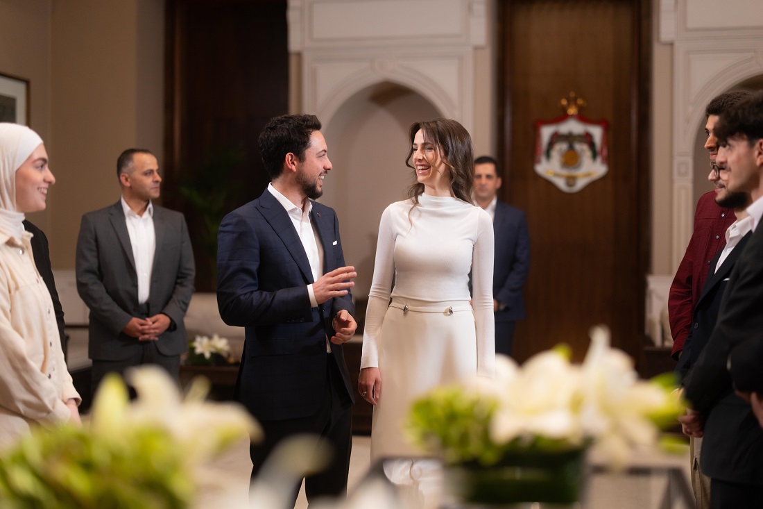 الأمير الحسين يستقبل أوائل الثانوية في قصر بسمان