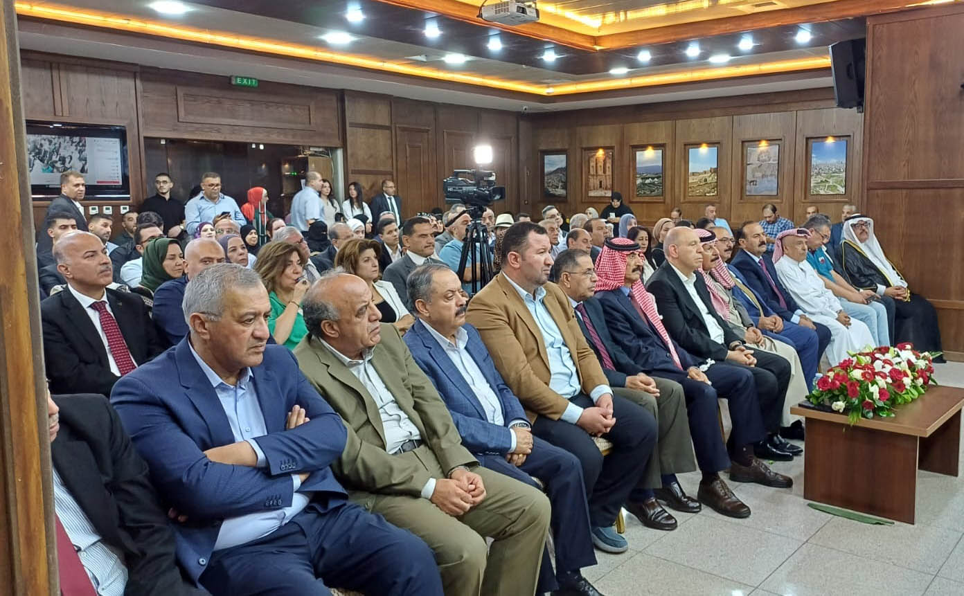 الاحتفاء بإشهار كتابين للدكتور حسين السرحان