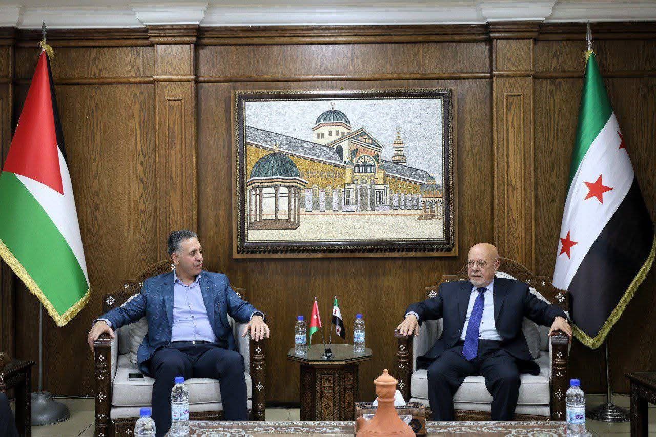 وزير الصناعة يبحث تسريع تنفيذ توافقات التعاون الاقتصادي مع سوريا