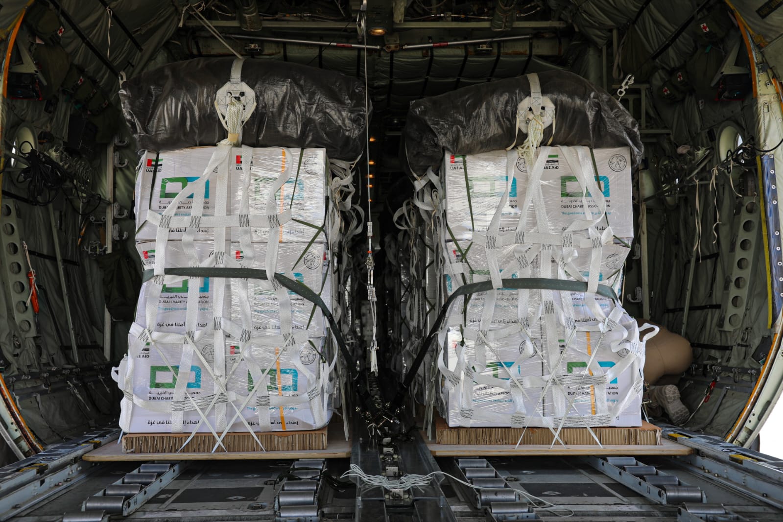 القوات المسلحة الأردنية تنفذ 10 إنزالات جوية على قطاع غزة بمشاركة دولية