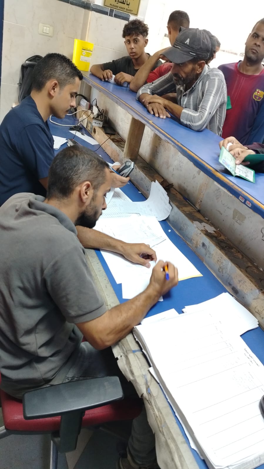 طواقم المستشفى الميداني الأردني غزة/83 تباشر أعمالها