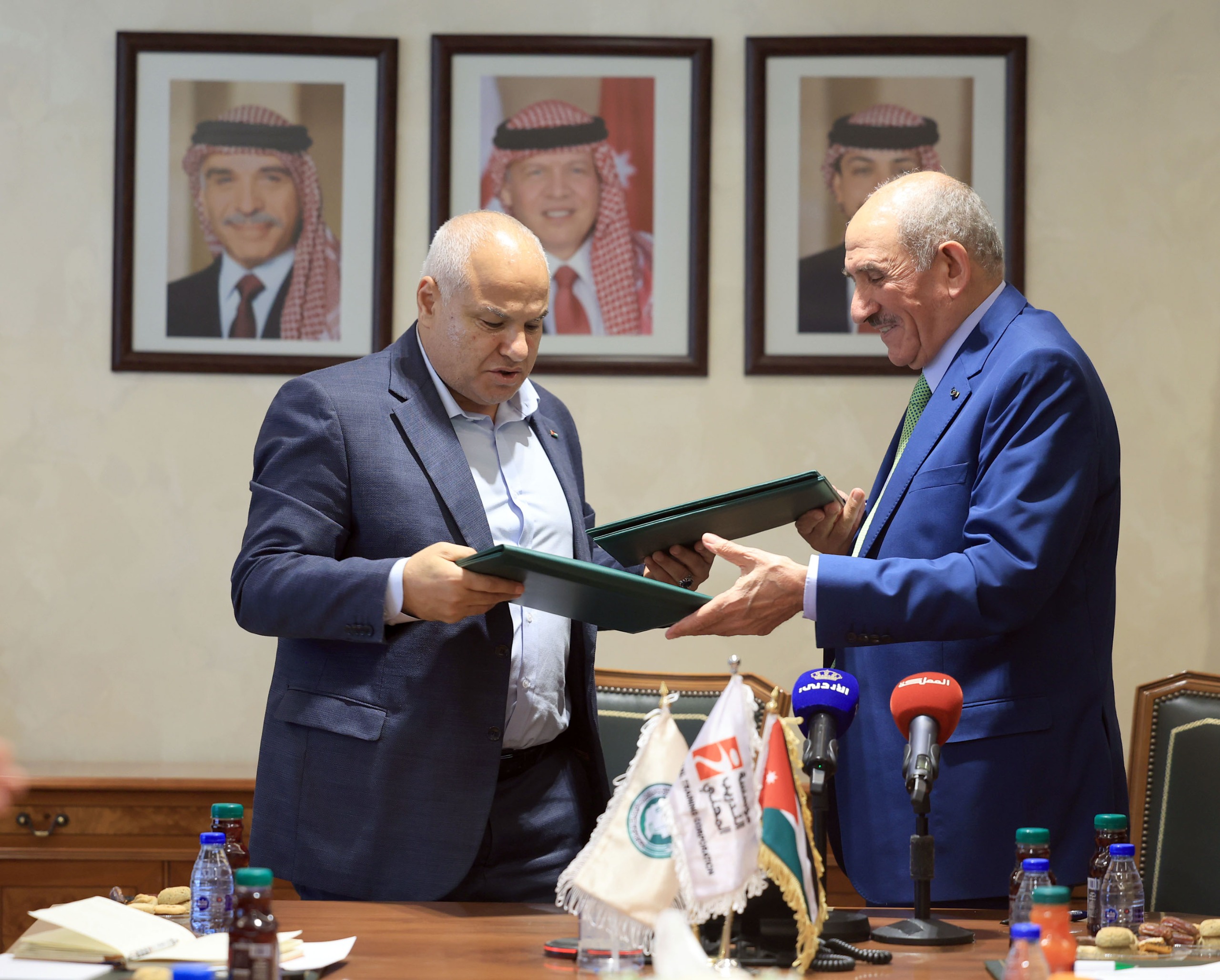 اتفاقية منحة تمويلية بين العملوالفوسفات لإنشاء أكاديمية الحسا للتدريب المهني