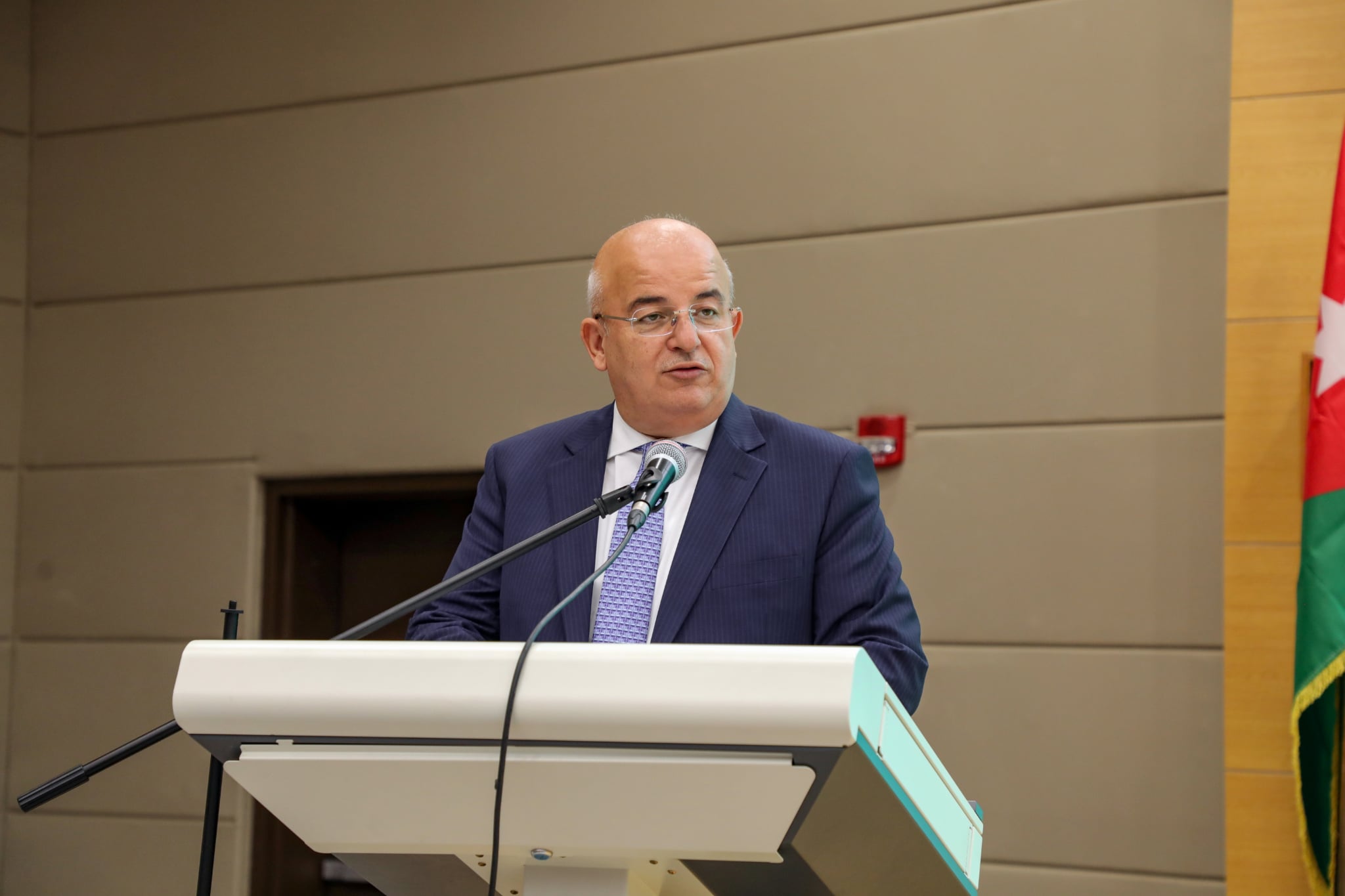 ورشة تؤكد ضرورة تعزيز دور المرأة في قطاع الطاقة المستدامة