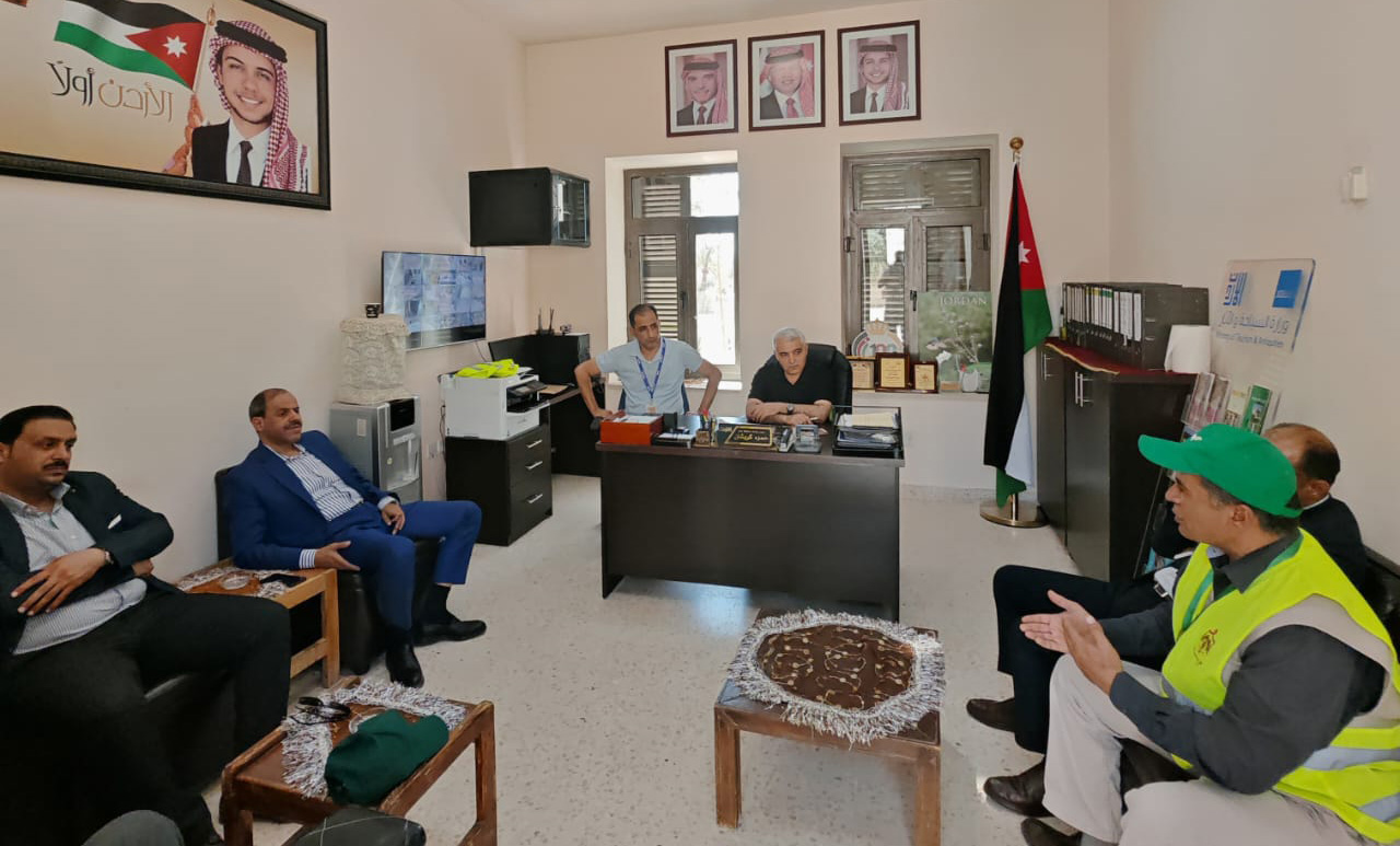 محافظ معان يؤكد أهمية تسهيل معاملات المواطنين