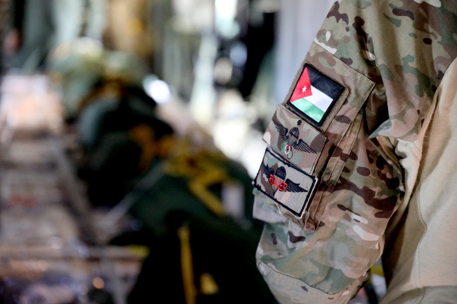 الأردن يواصل إرسال المساعدات إلى غزة عبر إنزالات جوية جديدة