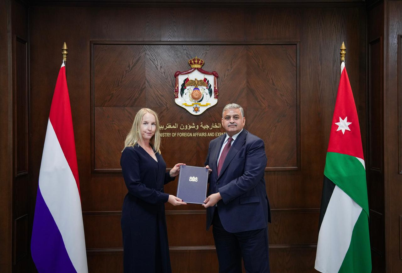 الخارجية تتسلم نسخة من أوراق اعتماد السفيرة الهولندية