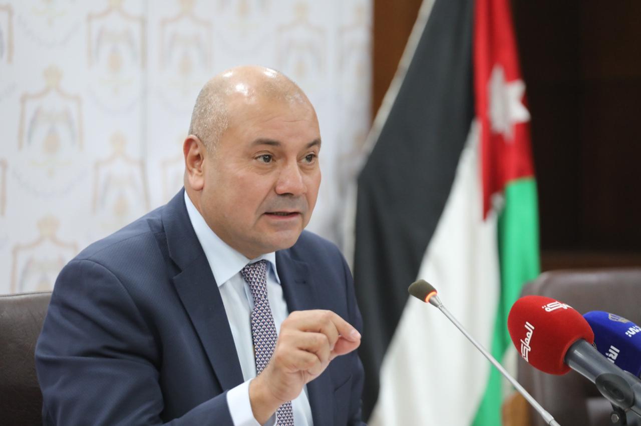 العودات: الشباب هم أمل المستقبل ومسؤوليتهم حماية منجزات الوطن وصون هويته