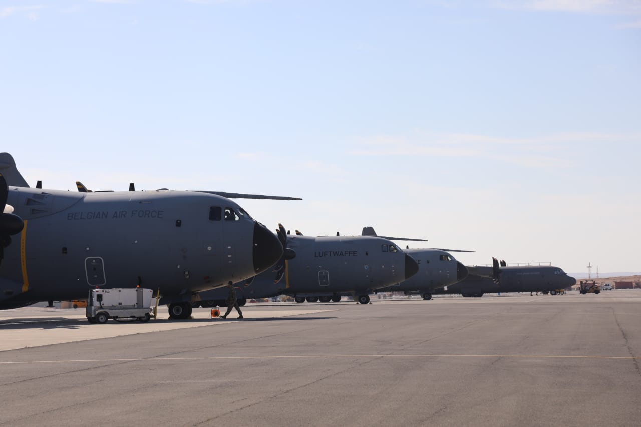 القوات المسلحة تنفذ إنزالا جويا على غزة بالتعاون مع دول شقيقة وصديقة