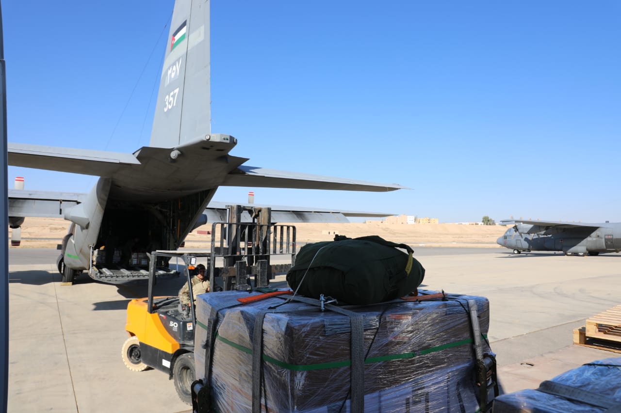 القوات المسلحة تنفذ إنزالا جويا على غزة بالتعاون مع دول شقيقة وصديقة