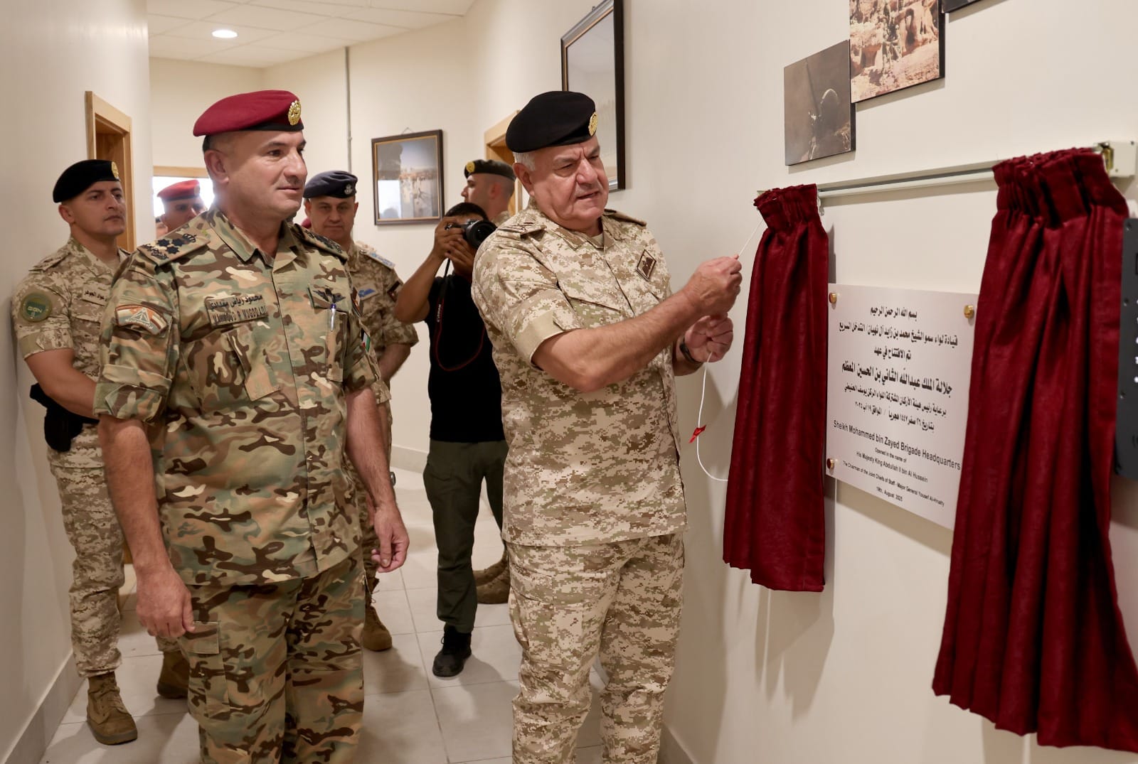 الحنيطي يفتتح غرفة عمليات في قيادة لواء سمو الشيخ محمد بن زايد