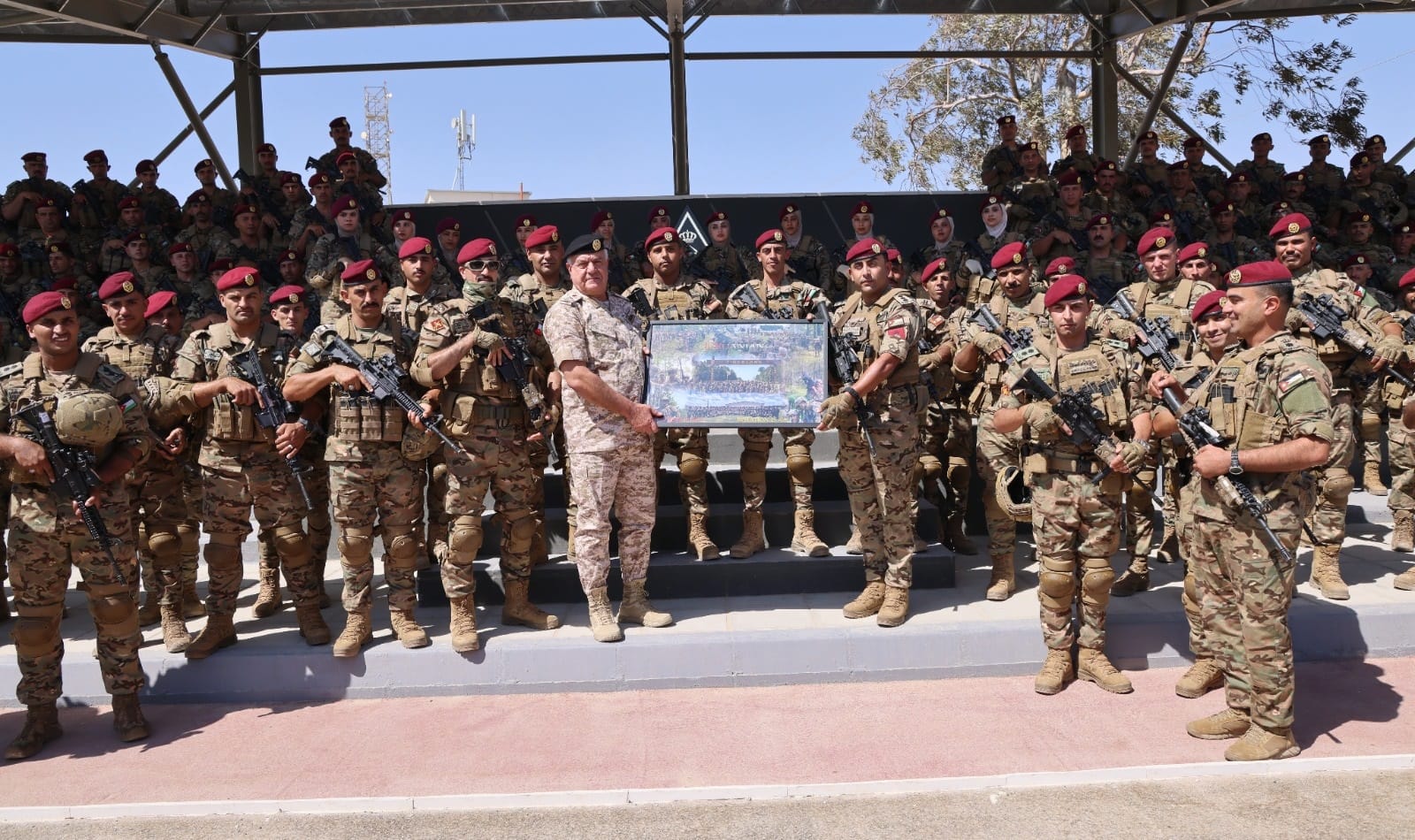 الحنيطي يفتتح غرفة عمليات في قيادة لواء سمو الشيخ محمد بن زايد