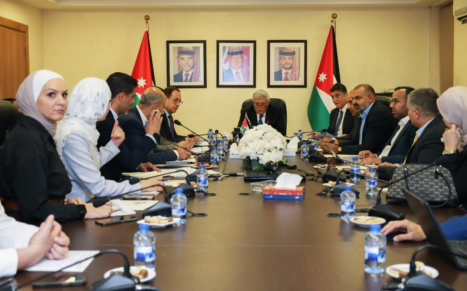 وزارة النقل تناقش البرنامج التنفيذي الثاني لرؤية التحديث الاقتصادي