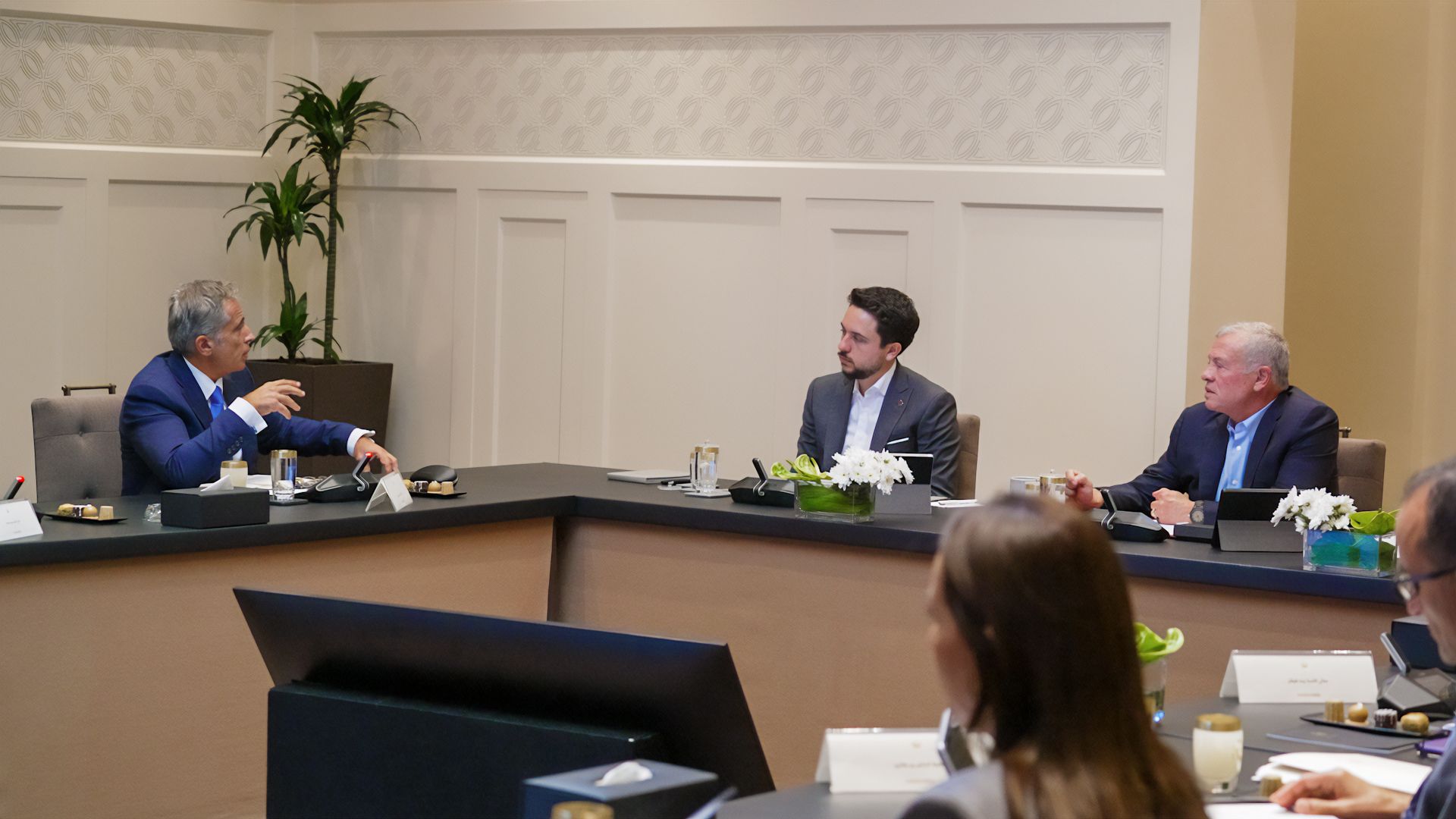 الملك يتابع سير العمل في تنفيذ رؤية التحديث الاقتصادي خلال النصف الأول من العام الحالي