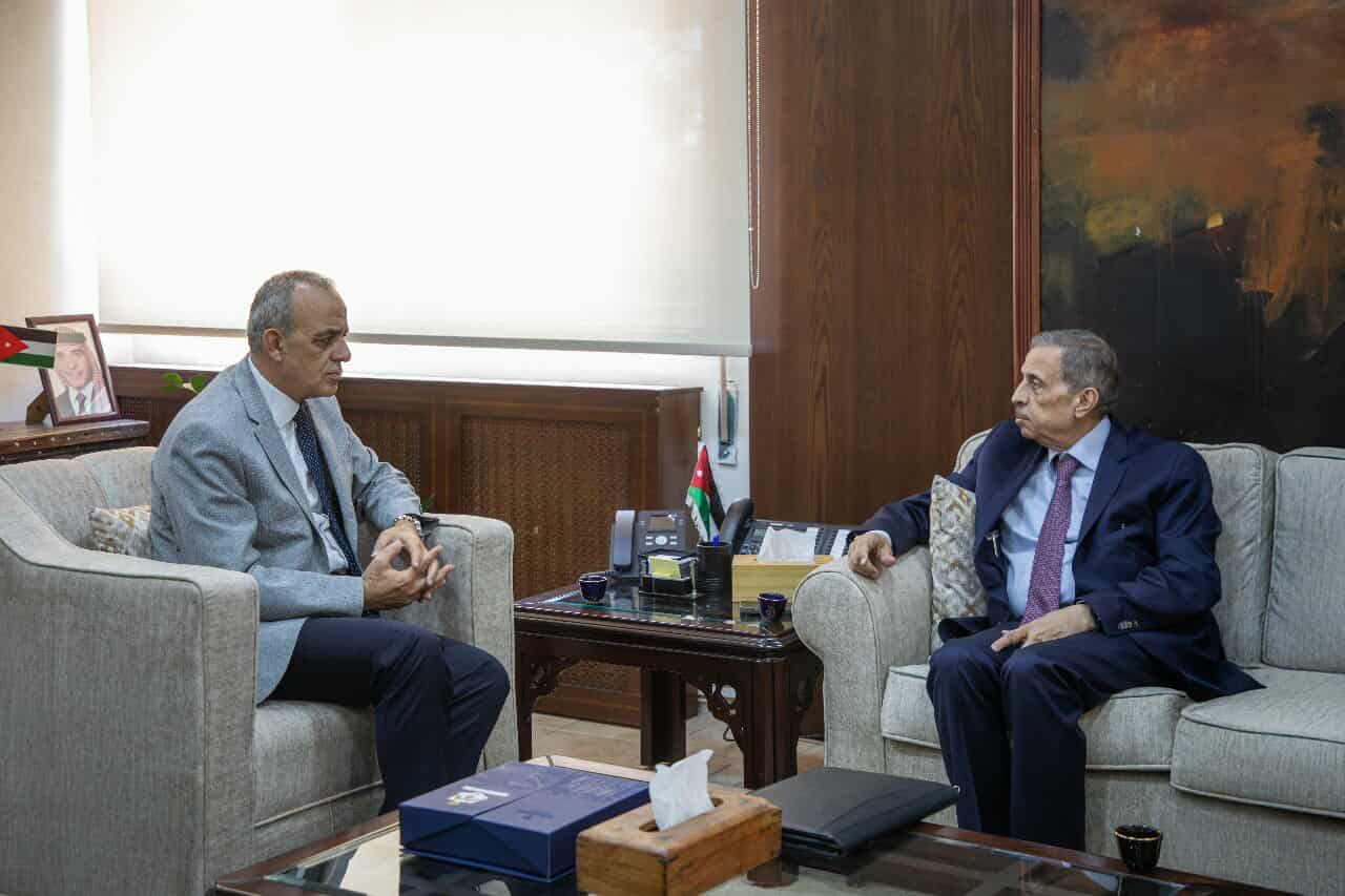 بحث آليات تعزيز التعاون لتطوير السياحة العلاجية في الأردن