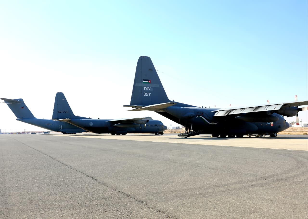 الأردن يواصل إيصال المساعدات إلى غزة عبر إنزالات جوية جديدة