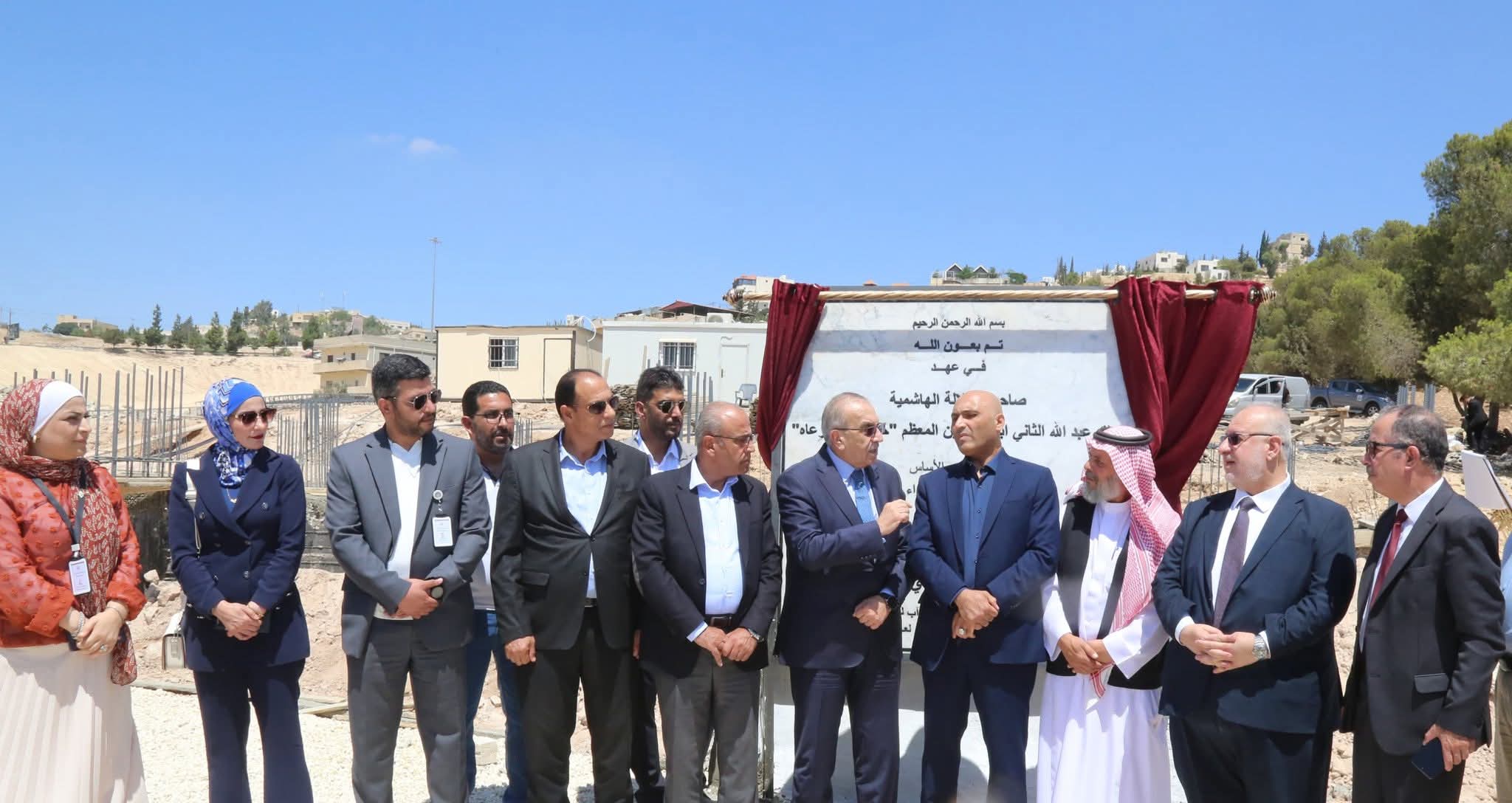 أبو السمن يضع حجر الأساس لمبنى أشغال عين الباشا