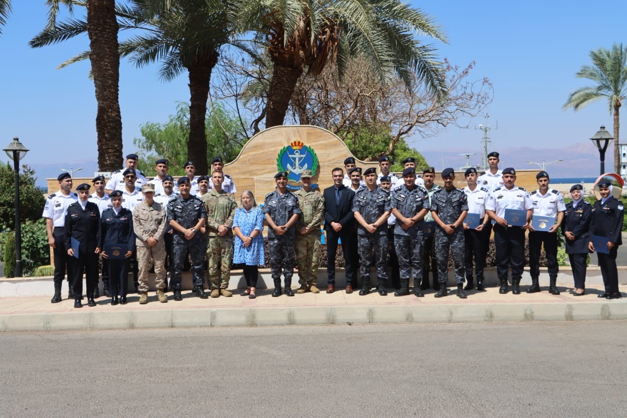 اختتام دورة اللغة الإنجليزية في مركز التدريب البحري