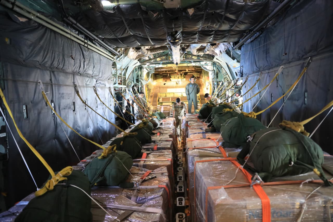 الأردن يواصل إيصال المساعدات إلى غزة عبر إنزالات جوية جديدة