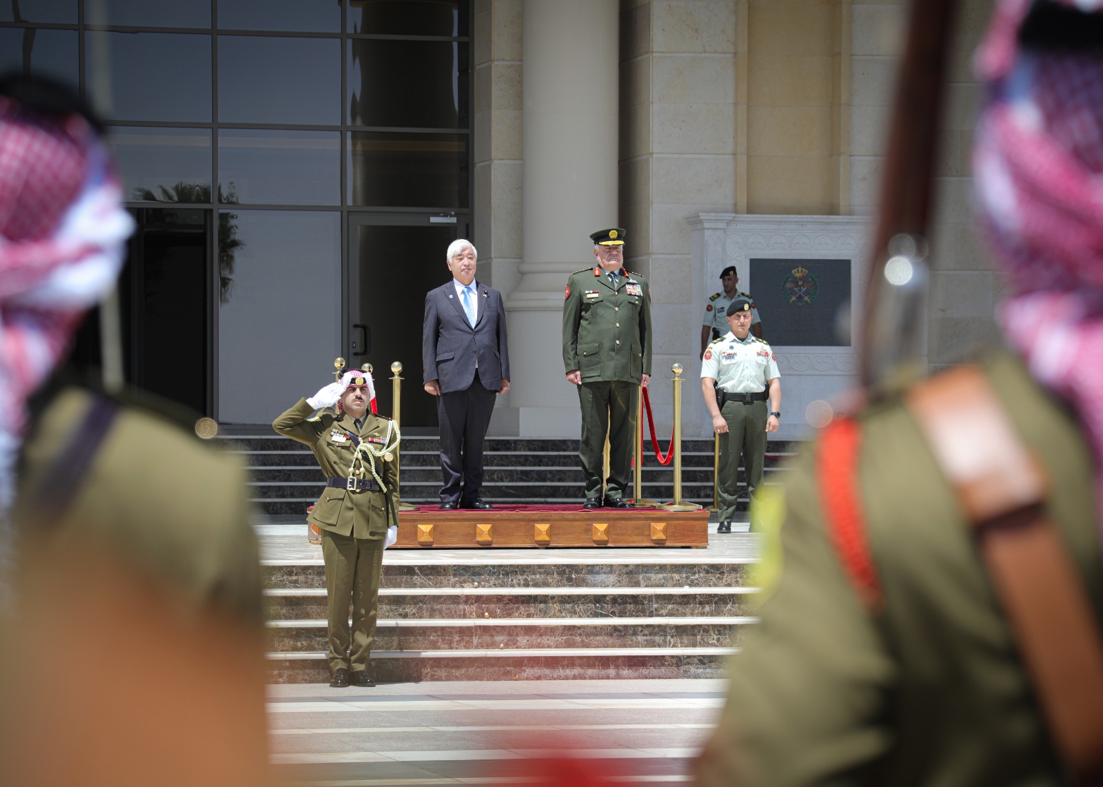 رئيس هيئة الأركان يستقبل وزير الدفاع الياباني