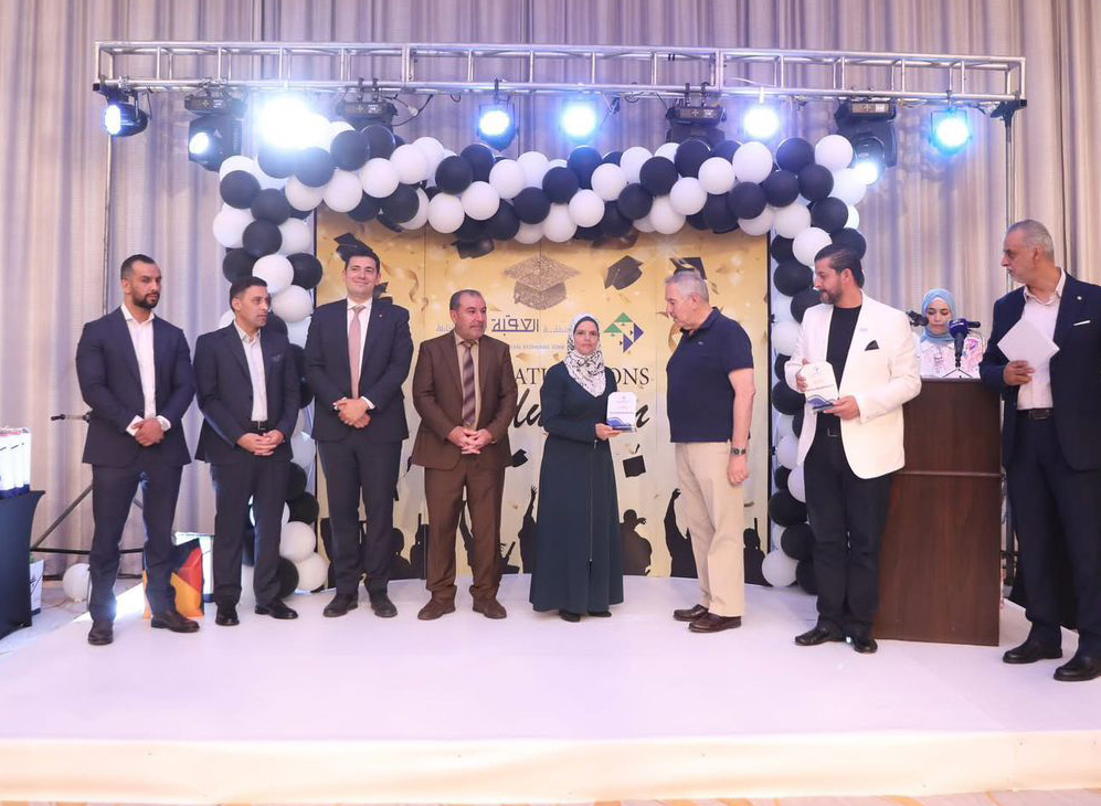 العقبة الخاصة تكرم أوائل الثانوية العامة