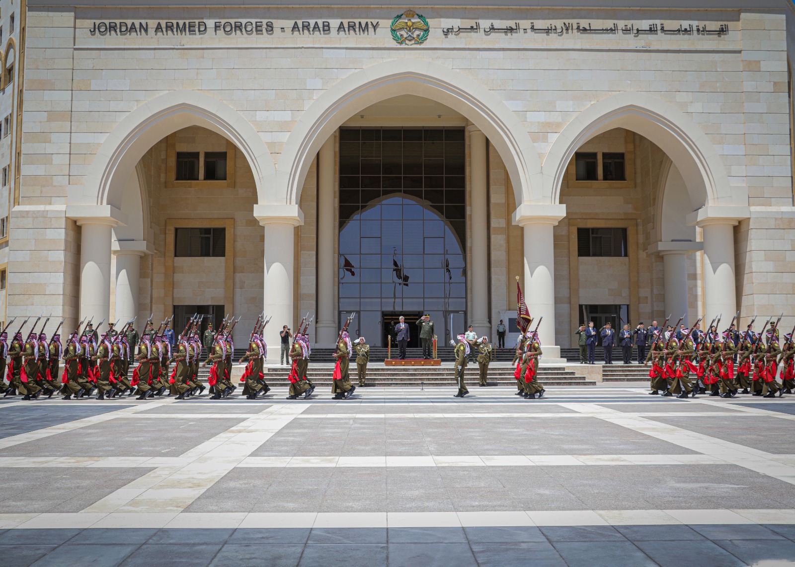 رئيس هيئة الأركان يستقبل وزير الدفاع الياباني