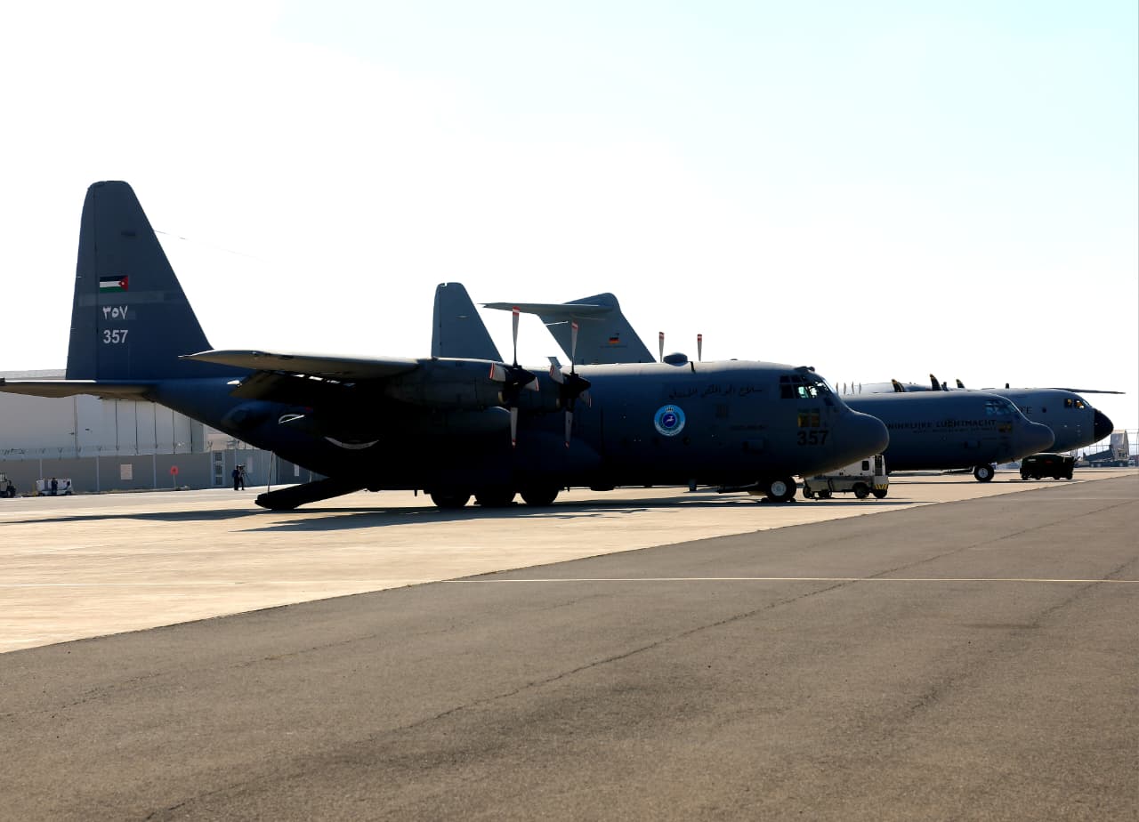 الأردن يواصل إيصال المساعدات إلى غزة عبر إنزالات جوية جديدة