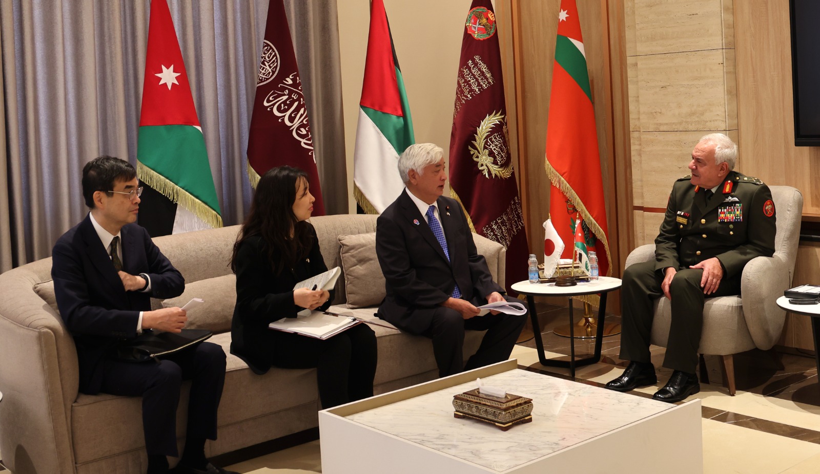 رئيس هيئة الأركان يستقبل وزير الدفاع الياباني