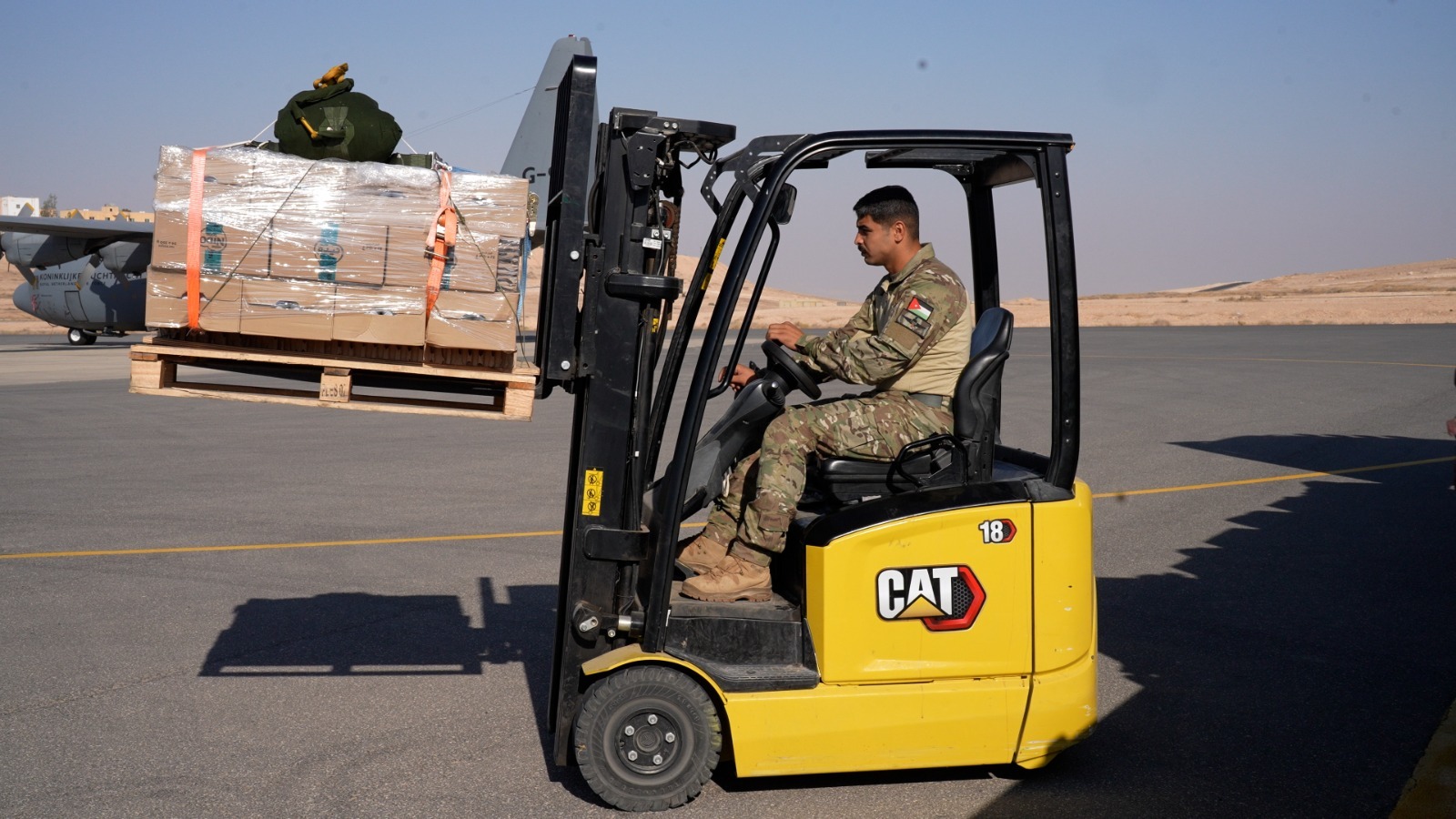 الأردن يستمر بإيصال المساعدات إلى غزة عبر إنزالات جوية بالتعاون مع دول شقيقة وصديقة