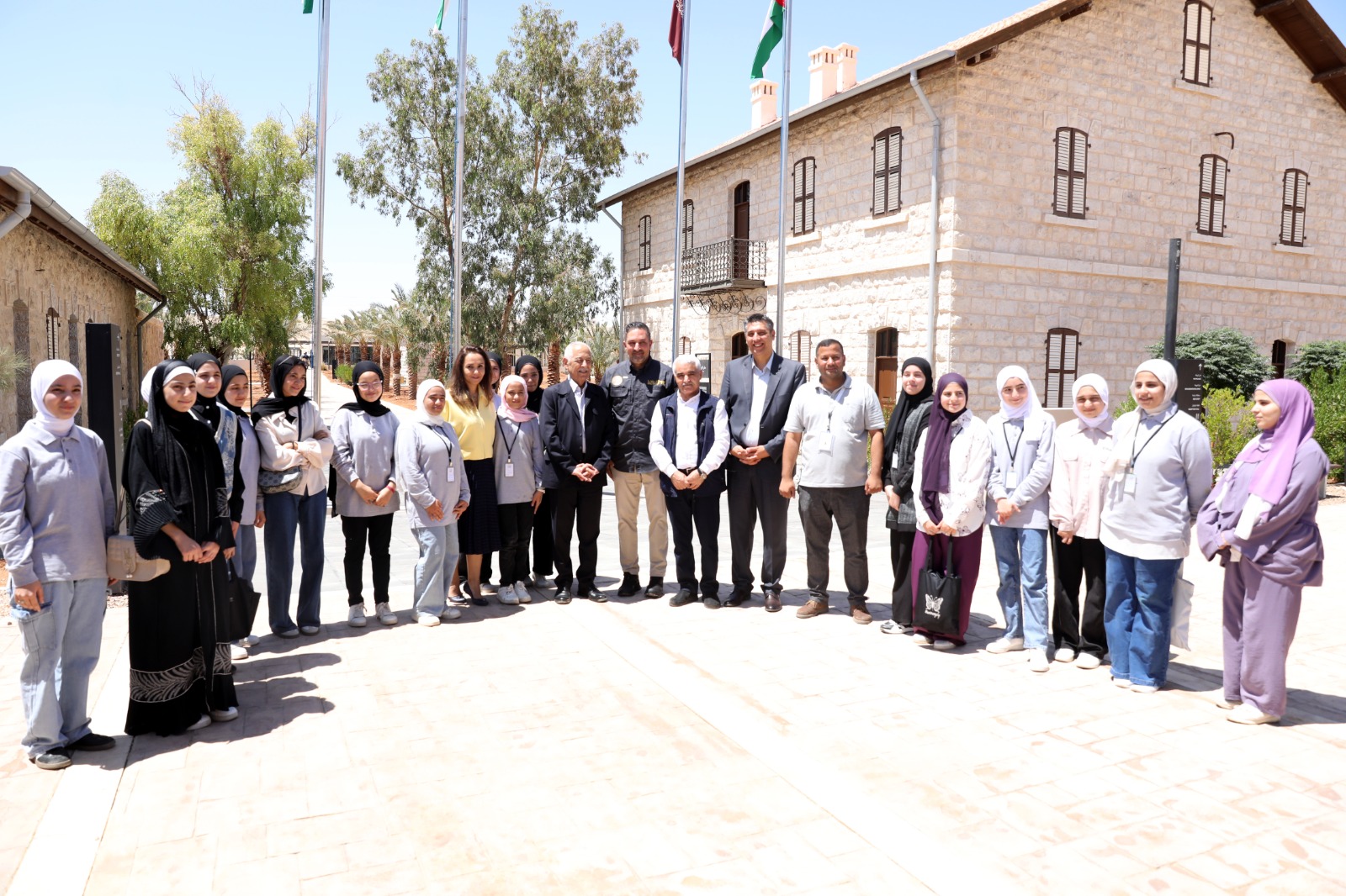 رئيس الديوان الملكي يتفقد مشاريع مبادرات ملكية في محافظة معان