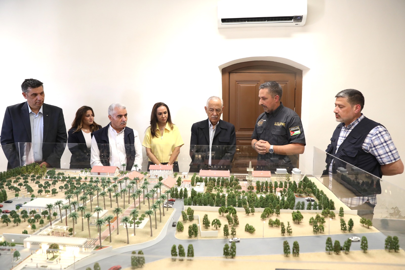 رئيس الديوان الملكي يتفقد مشاريع مبادرات ملكية في محافظة معان