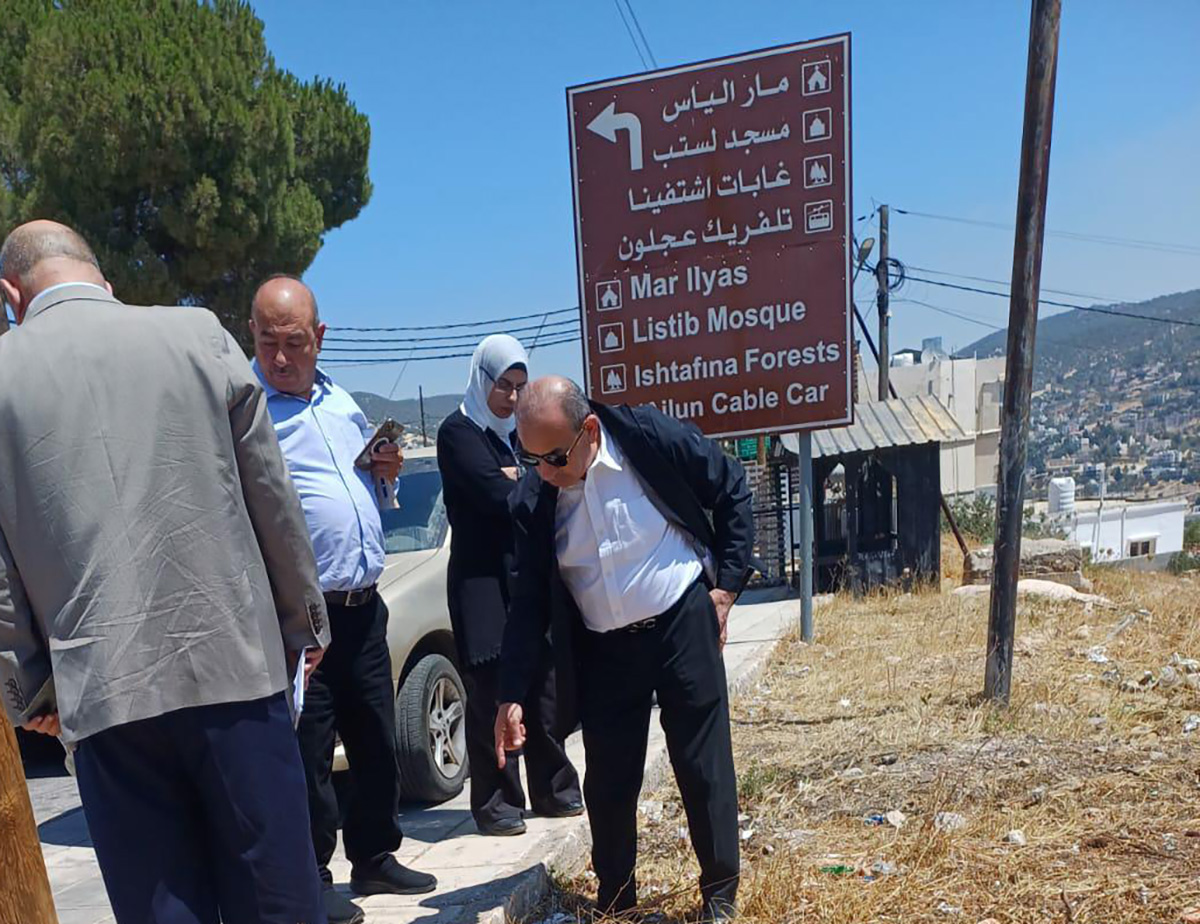 وزير الإدارة المحلية يتفقد بلديتي عجلون ودير أبي سعيد