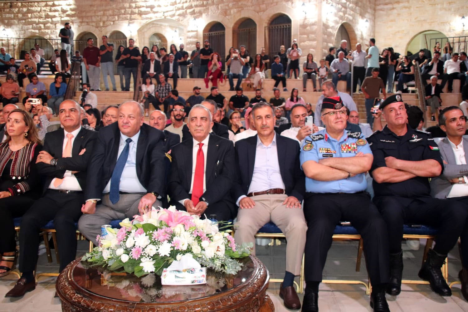 وزير الثقافة يوقد شعلة انطلاق مهرجان الفحيص 32 الأردن تاريخ وحضارة