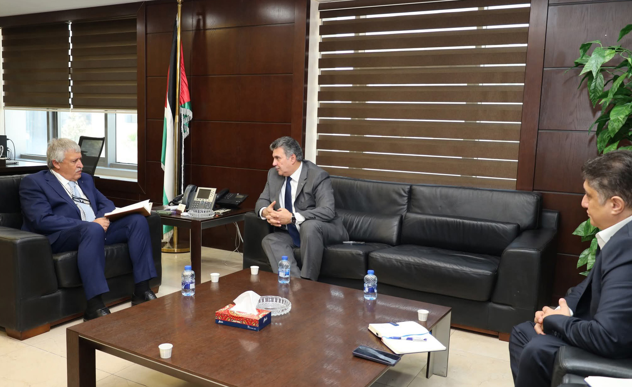 القطامين يؤكد أهمية التكنولوجيا في تعزيز كفاءة قطاع النقل